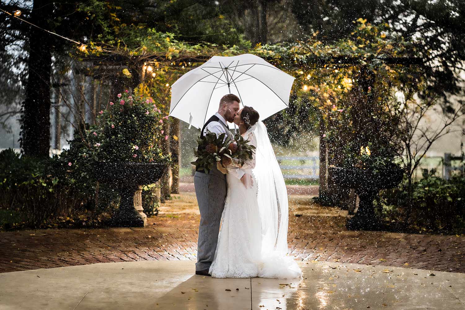 Brookleigh Estate rainy wedding photos